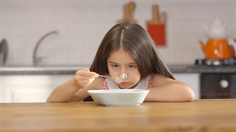 What Is ARFID? - Child Mind Institute