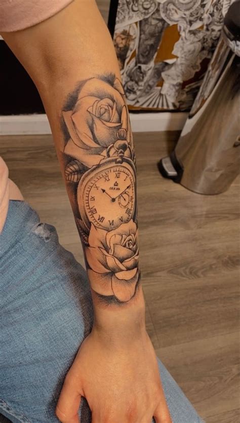 Clock tattoo with roses | Black ink tattoos, Tattoos, Ink tattoo