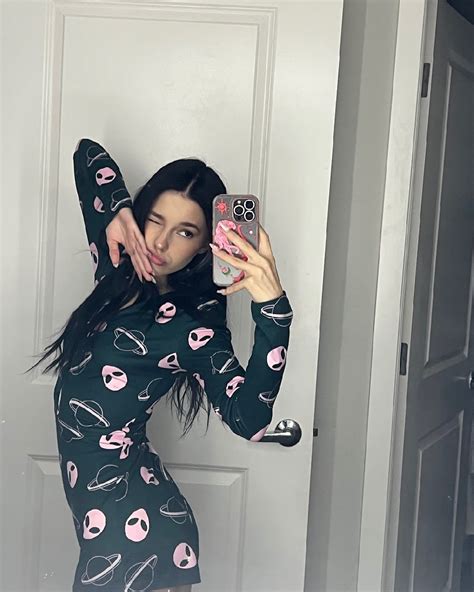 Katrina | alien 👽๋࣭ ⭑ | Instagram