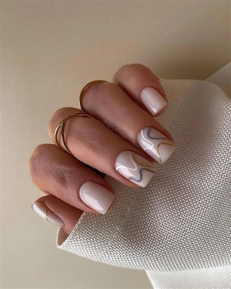 Маникюр с линиями | Manicura de uñas, Uñas elegantes y sencillas, Manicura