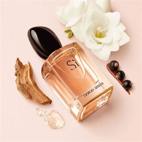 Which Sì Perfume Is the Best Choice for You? | Armani beauty®