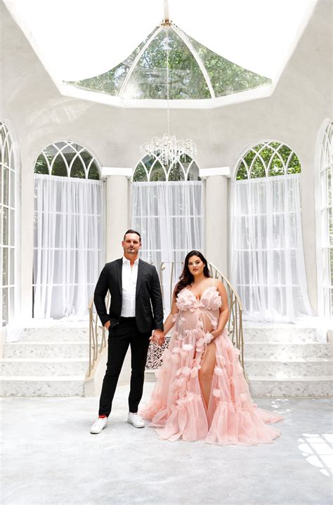 Love Is Blind's Alexa Alfia, Brennon Lemieux Reveal Sex of 1st Baby