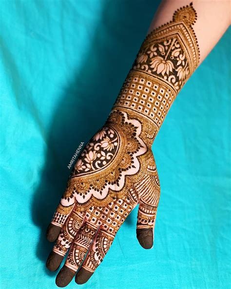 35+ Fresh & Pretty Lotus Mehndi Designs for Hands & Feet to Save RN ...