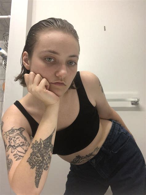 Stylists argue over the best male hair slicked back products 5