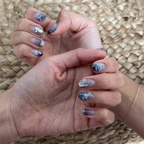Absolutely in love with my nail artists’ masterpiece! : r/Nails