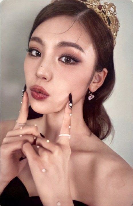 Itzy Checkmate photocard scans Yeji #itzy #yeji | Itzy, Photocard ...