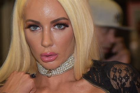 Nicolette Shea's Instagram, Twitter & Facebook on IDCrawl