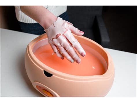 Comprehensive Guide to a Paraffin Wax Manicure - Hey6E.com