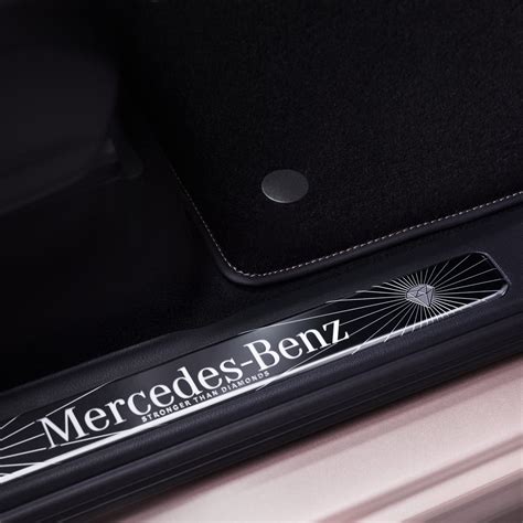 Mercedes-Benz brand campaign for Valentine’s Day 2024: „Stronger than