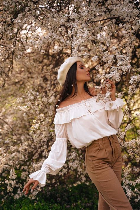 Весенняя фотосессия | Women, Off shoulder blouse, Fashion