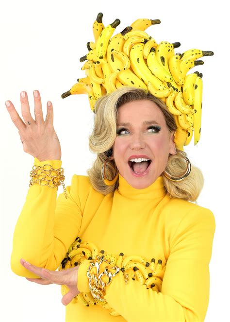 Xuxa lança clipe de ‘Arco-íris’ em nova versão para o Mês do Orgulho