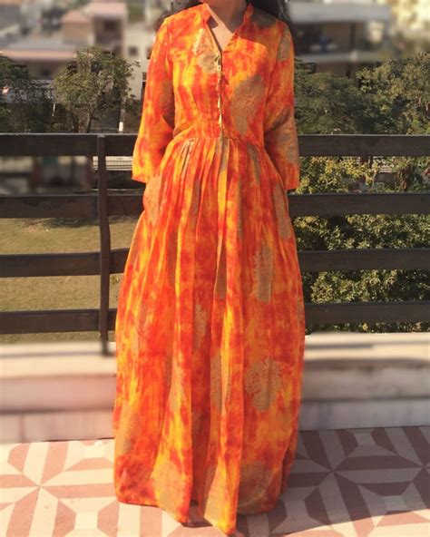 Gold Clothing Label Dresses - DRESSTA