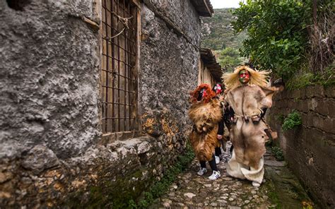 Apokries in Pictures: Greece's Most Colorful Carnival Traditions ...