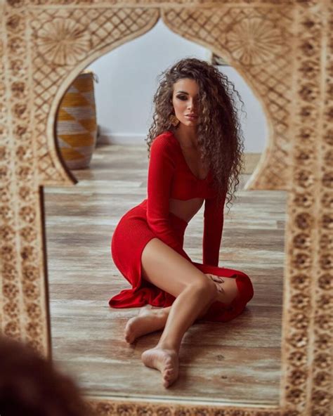 Nadin Serovski Feet