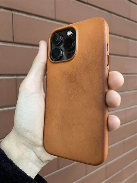 Apple leather case - Golden Brown : r/patinaproud