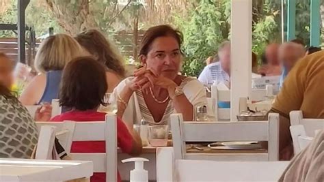 ntora mpakoghianni kseghnoiastes stighmes  ta eghghonia tis sta xania