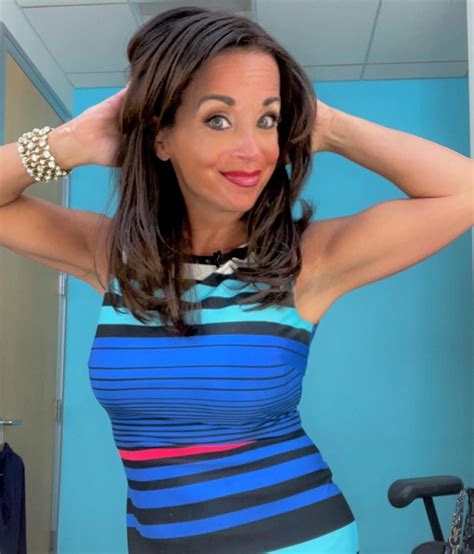 Hollie Strano WKYC : r/hot_reporters