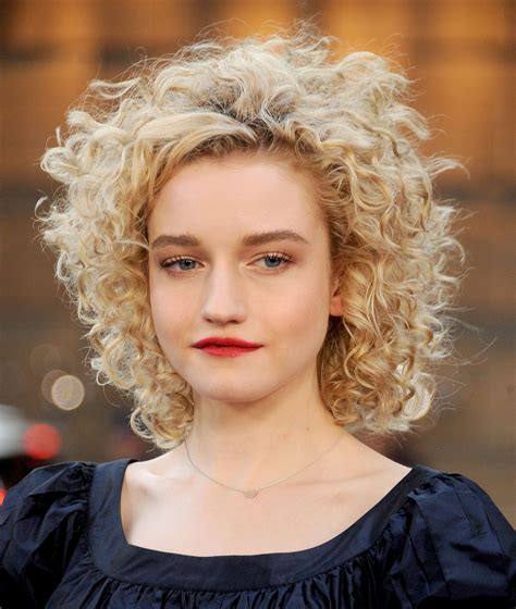 28 Glamorous Ways to Show Off Your Curls | Curly hair styles easy
