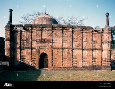 indian muslim shrine  res stock photography  images alamy
