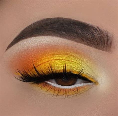 Makeup - Amarillo | Yellow eye makeup, Yellow makeup, Makeup eyeliner