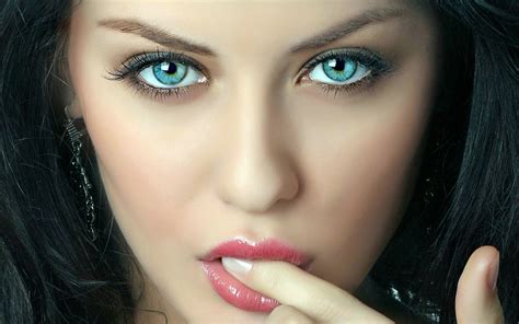 Beautiful Girl Pictures And Wallpapers