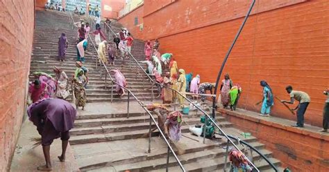 volunteers  punjab cleaned parcha bawdi collectively