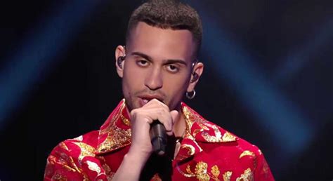 Dopo aver visto le prove e la performance di giovedì sera , finalmente Mahmood si è esibito in ...