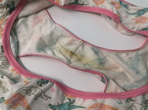 Pee stains and skidmarks in female panties? - Omorashi general - Omorashi