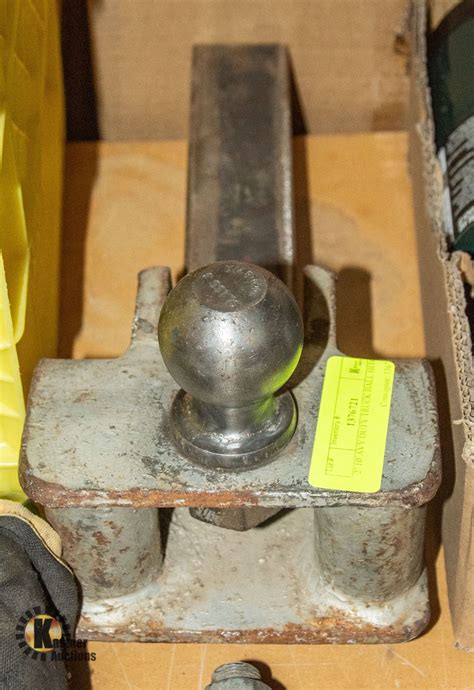 2" HEAVY DUTY TRUCK BALL HITCH