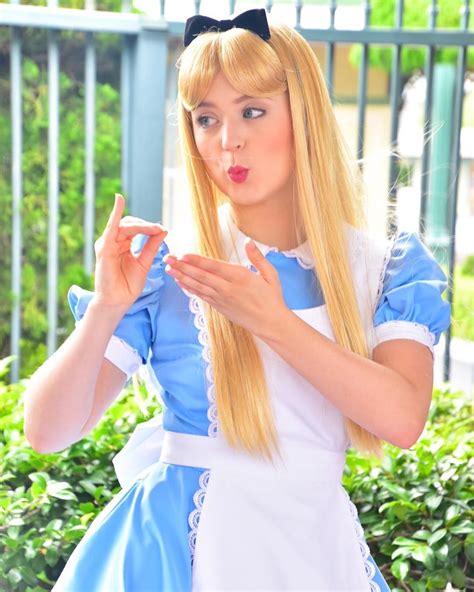 Alice In Wonderland Pictures, Alice Cosplay, Disney Face Characters ...