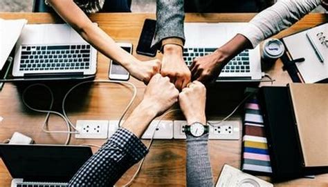 Разговорные выражения: типы офисных работников.