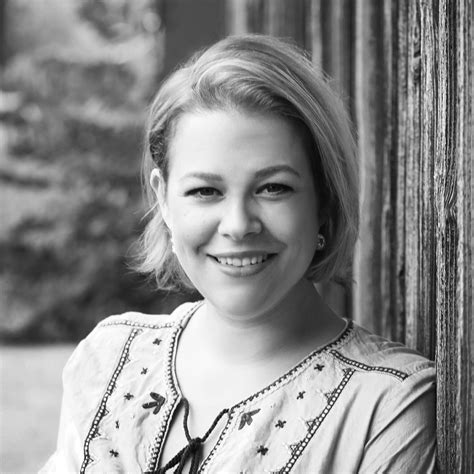 Romina Angeli – Saskia von Hoegen