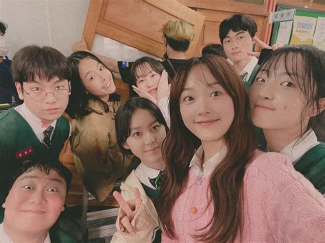 'Squid Game' actress Lee Yoo Mi celebrates another successful Netflix ...
