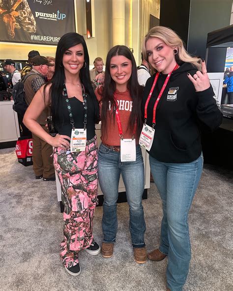 M E G (@meganjewell) • Instagram photos and videos