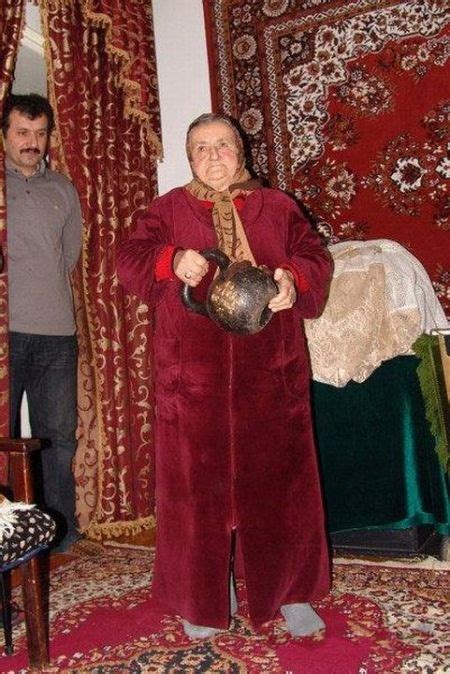Самая сильная бабушка в мире