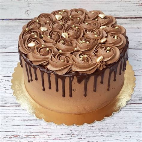 Cake Decorating Chocolate Buttercream