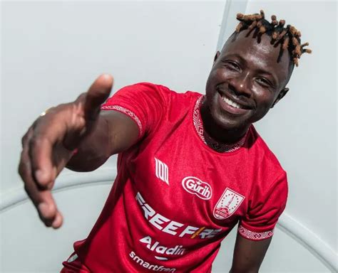 mali moussa sidibe bertualang  spanyol   asia tenggara