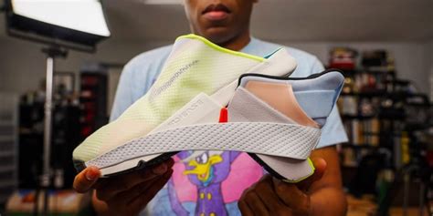 Nike показала кросівки, які можна одягнути без допомоги рук