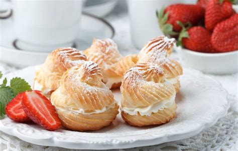 Как приготовить заварной крем: 5 рецептов на любой вкус | Recette ...