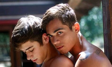 Cute boys, bisexual, gays looking for date - Philippines