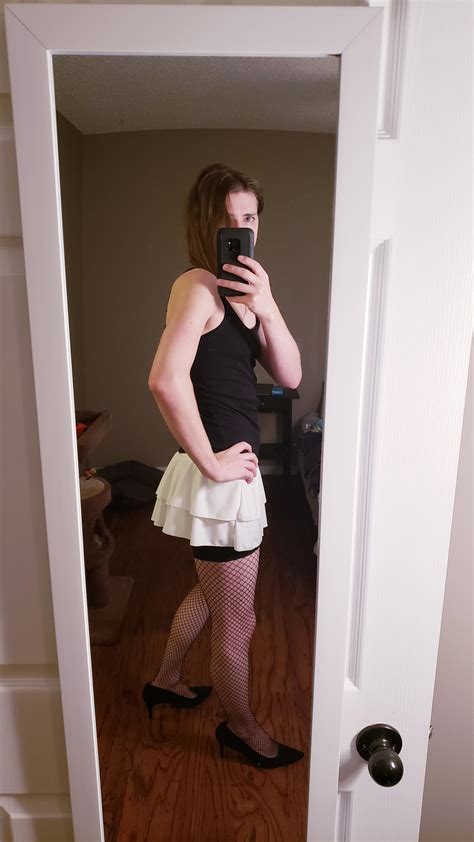 Trying out some fishnets. What do you think? : r/femboy