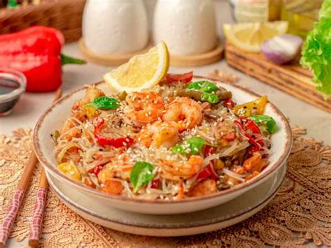 Фунчоза с креветками и овощами в соевом соусе — рецепт с фото пошагово