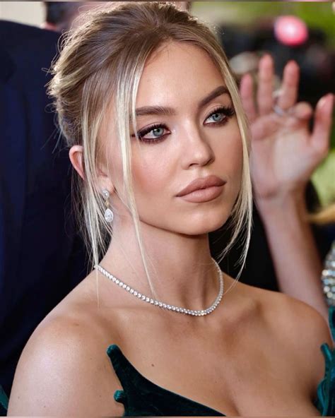 Pin by K on Sydney Sweeney | Blonde celebrities, Models makeup, Hair styles
