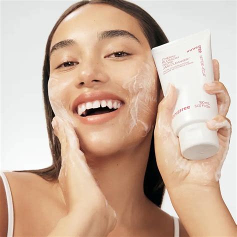 Innisfree Cherry Blossom Glow Jam Cleanser 150ml