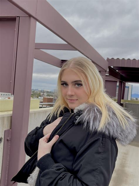 Sandy Diana Bang looking amazing after a blizzard : r/furporn