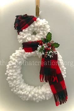 loop yarn wreath ideas yarn wreath christmas wreaths wreath crafts