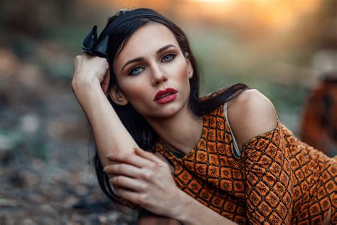 обои : лицо, женщины, модель, портрет, глубина резкости, глаза, длинные ...
