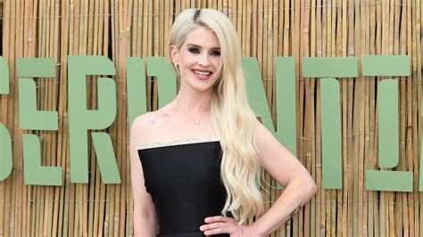 Kelly Osbourne Gets Candid About Traveling With Her Toddler