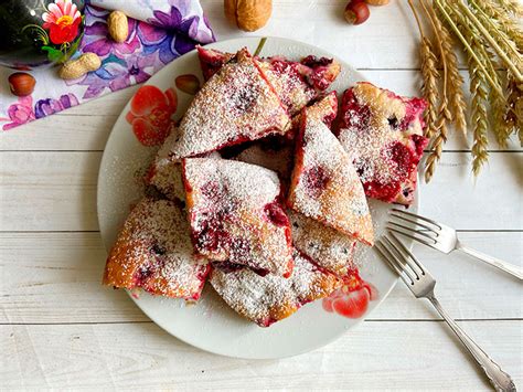 Пиріг ягідний "Сезонний": рецепт з фото покроково