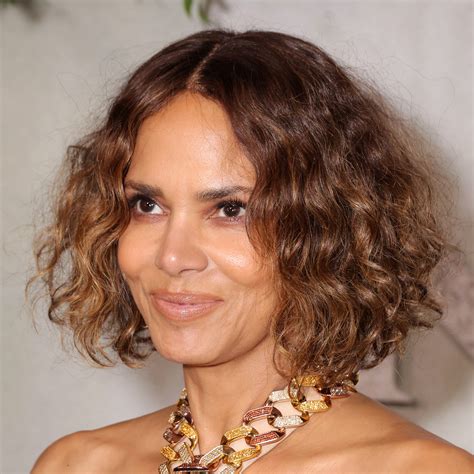 Stylists explain why the fine hair layered bob works for every face shape 7